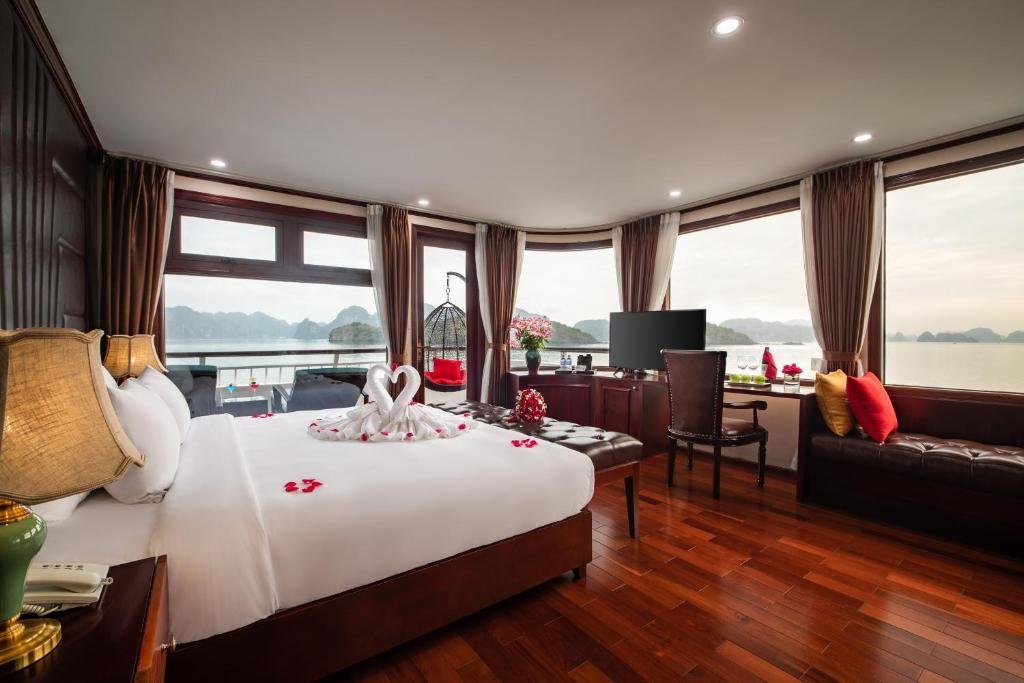 Ha Long Bay